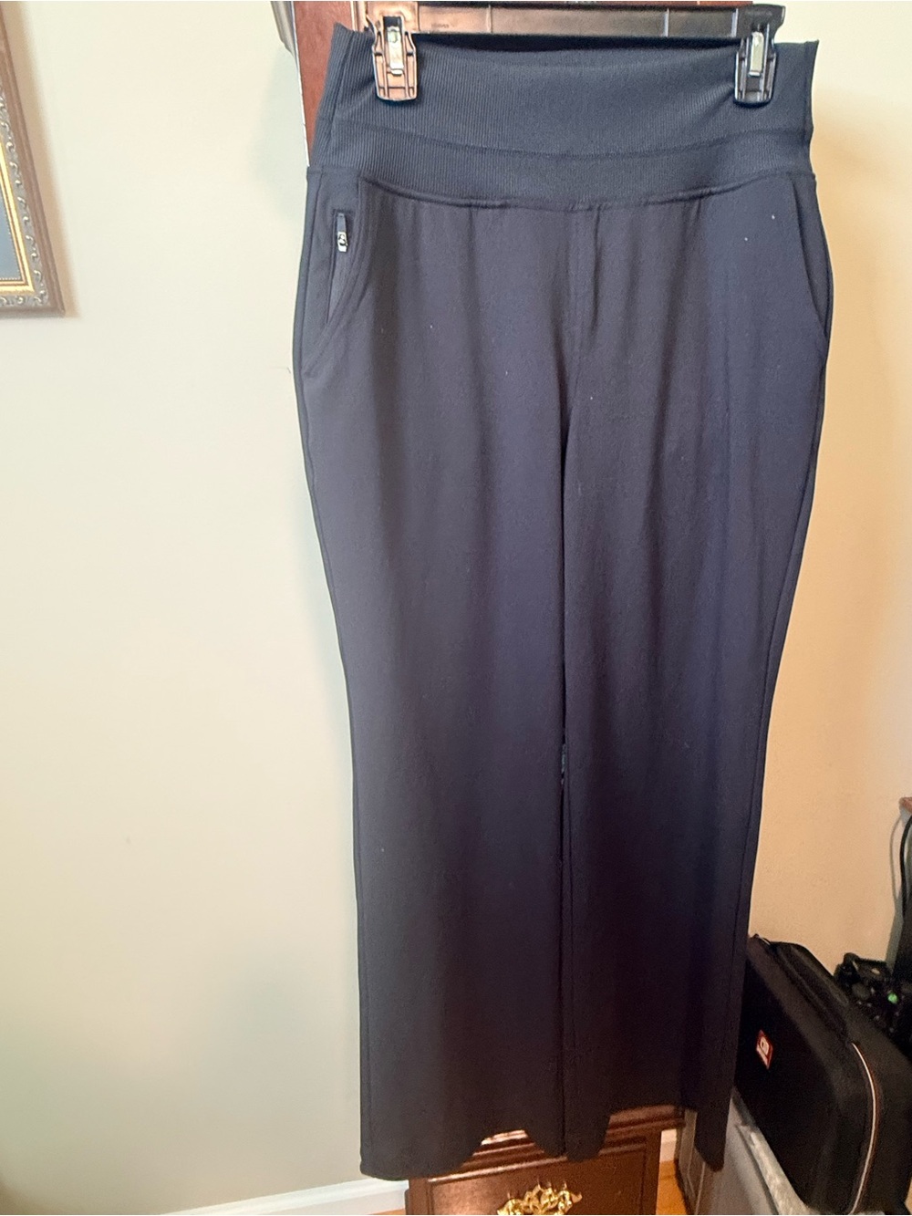 Women’s Yogalicious Flare Workout Pants - Size L (173)